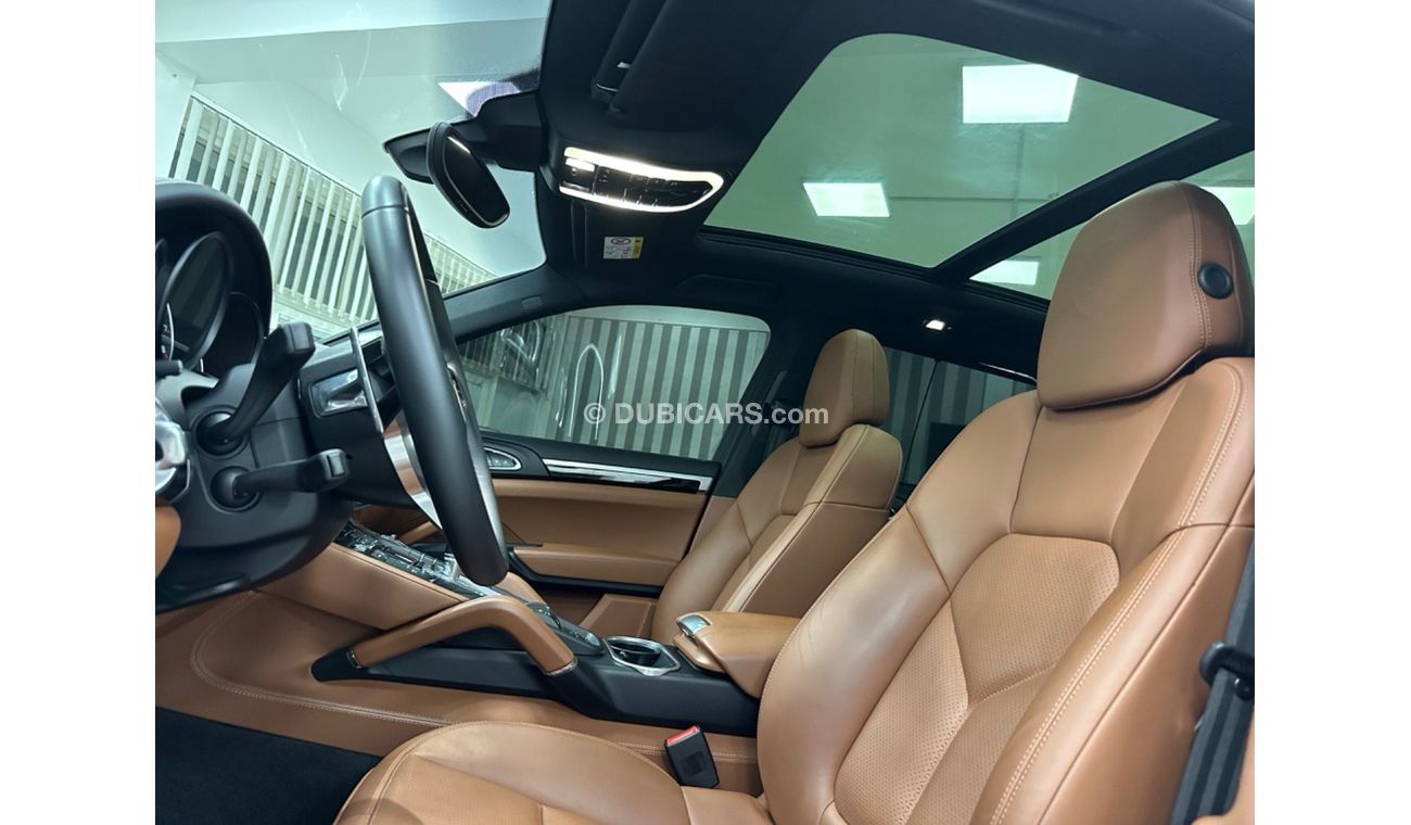 Porsche Cayenne Std GCC .. FSH .. Low Milegea .. Perfect Condition .. Top Range ..  V6.