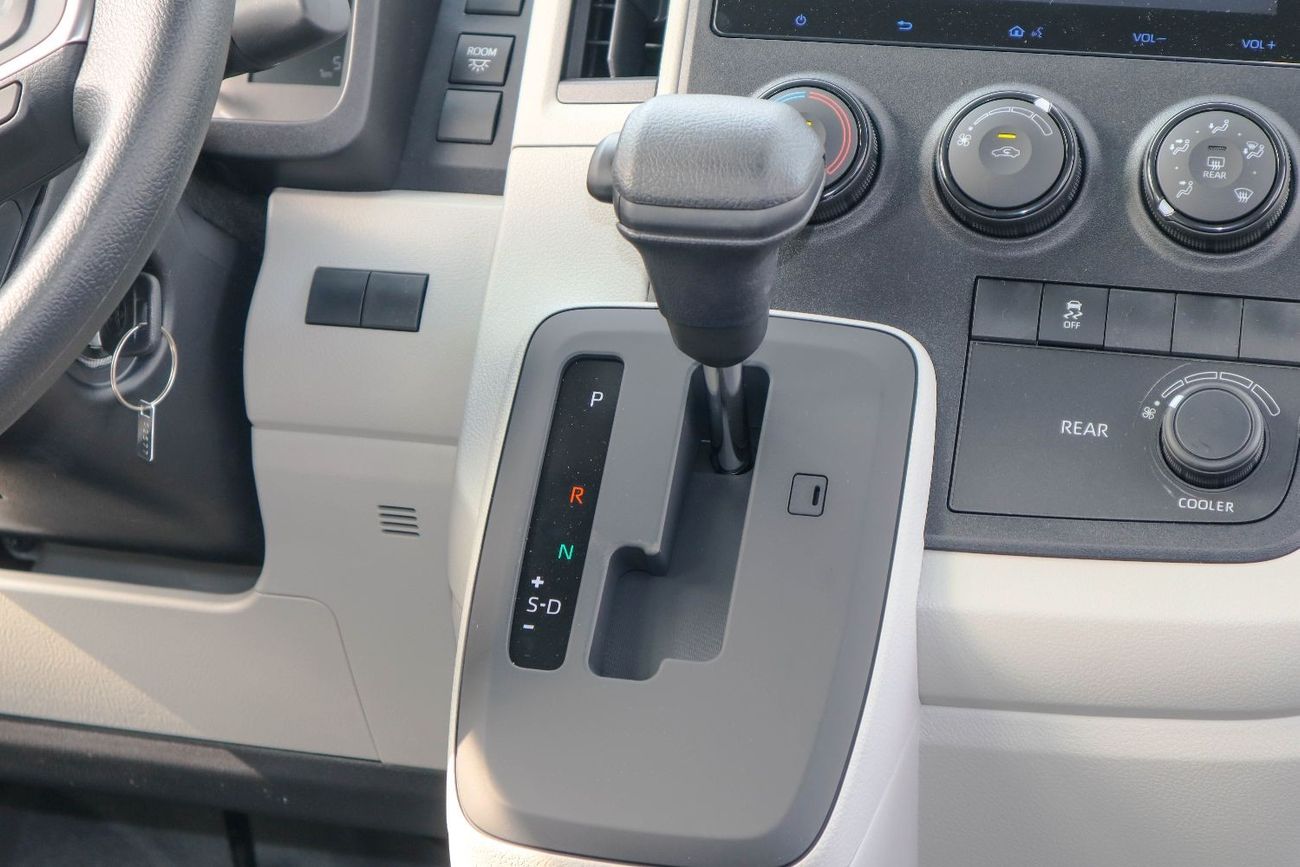 Toyota Hiace toyota hiace 2024 Automatic Patrol Passenger