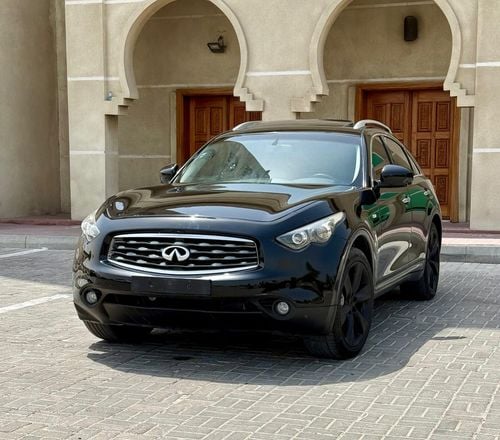 إنفينيتي FX50 السياره بحاله ممتازه جدا لا تحتاج اي مصاريف