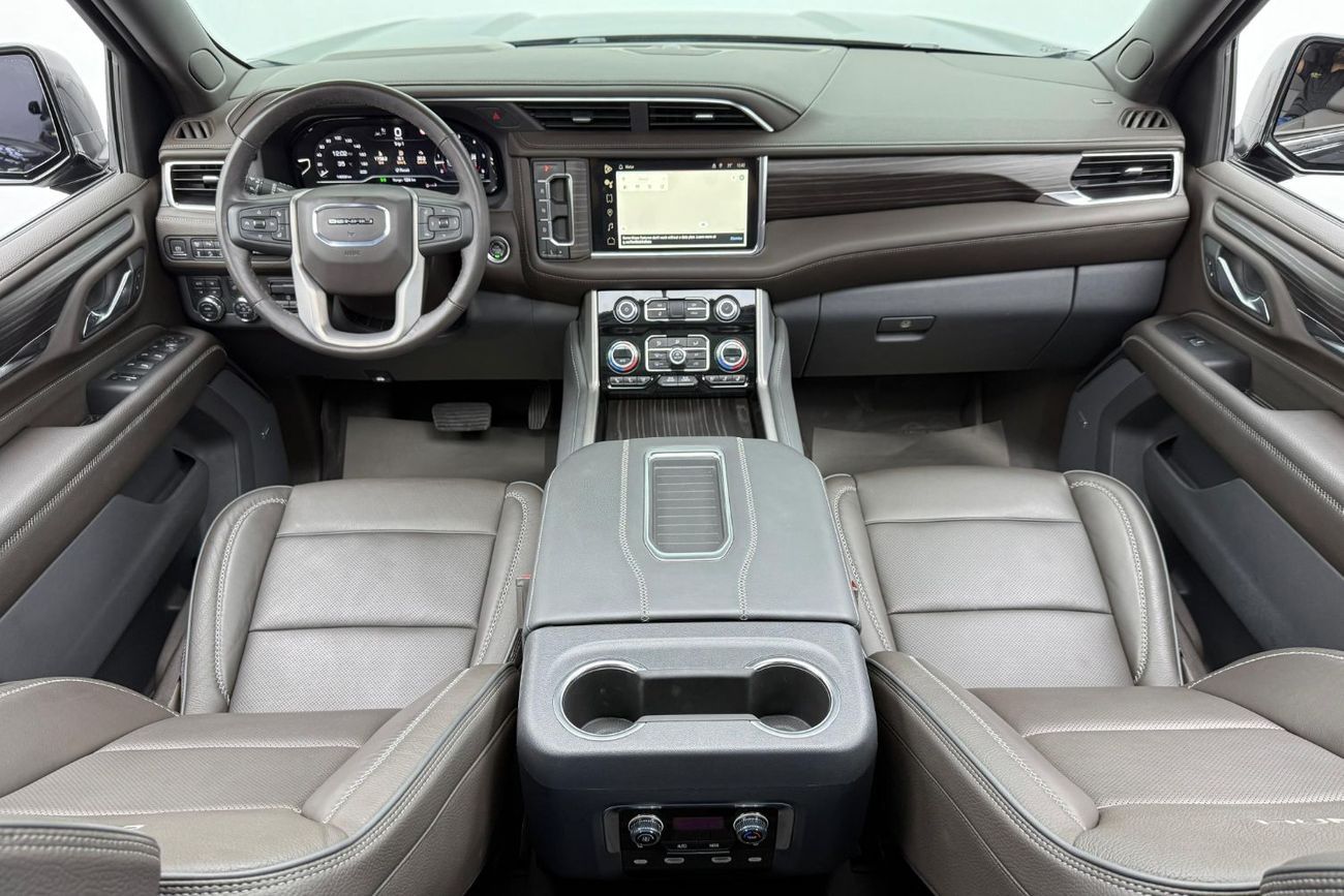 GMC Yukon 6.2 V8 Denali (AWD) 2023 GMC Yukon Denali, 2028 GMC Warranty + Service Pack, Very Low Km, 8 Seater,