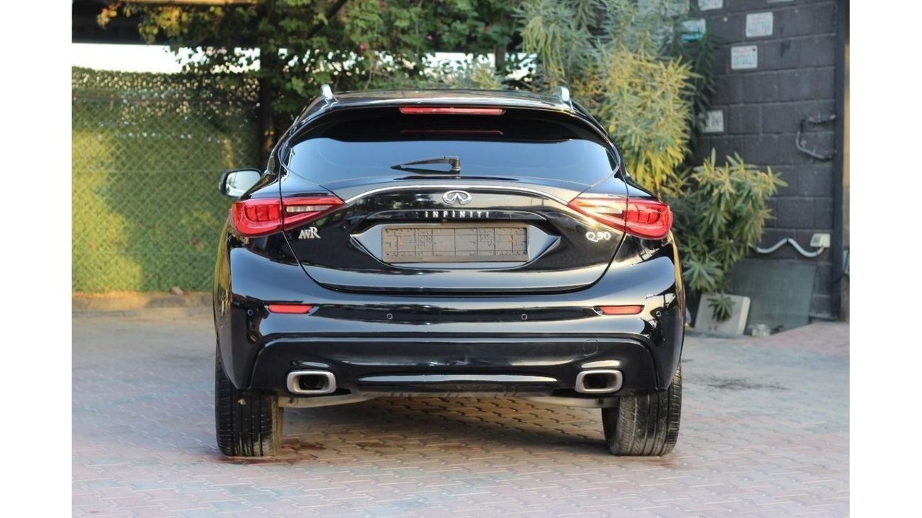 Infiniti Q30 Sport
