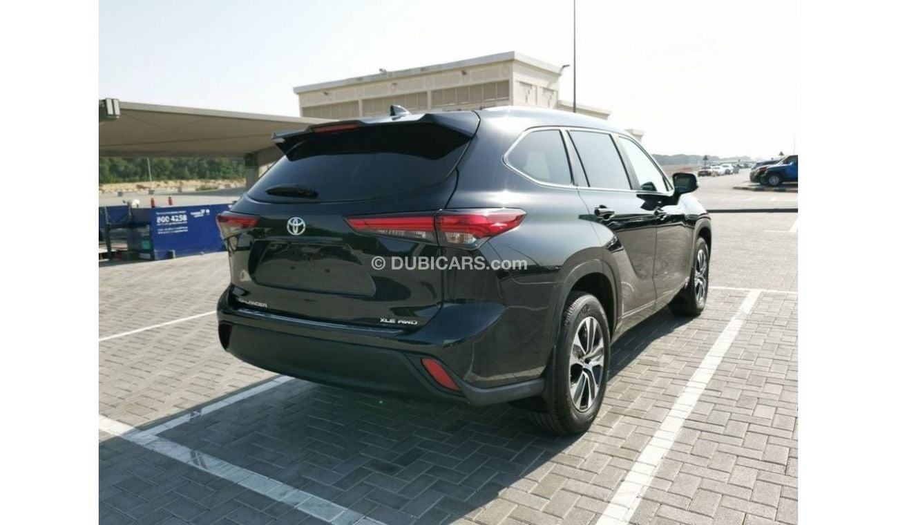 Used Toyota Highlander XLE - 2023 - Black 2023 for sale in Sharjah - 675510