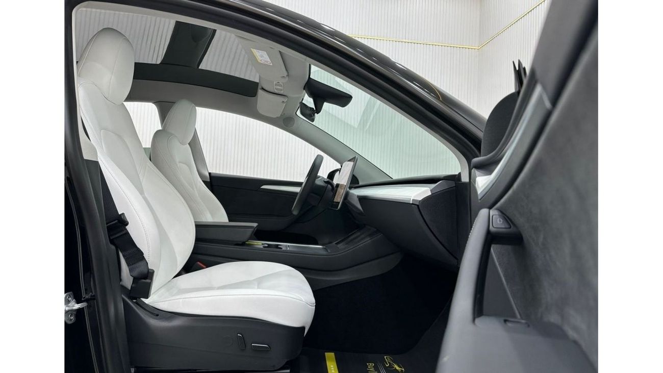 Tesla Model Y 2023 Tesla Model Y Long Range Dual Motor, March 2027 Tesla Warranty, Autopilot, Low Kms, GCC