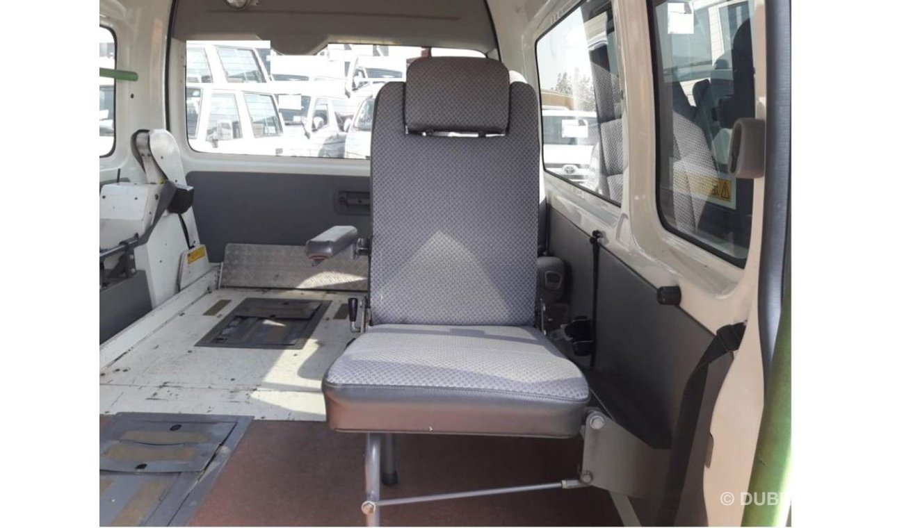 تويوتا هاياس HIACE VAN RIGHT HAND DRIVE (STOCK NO PM 188 )