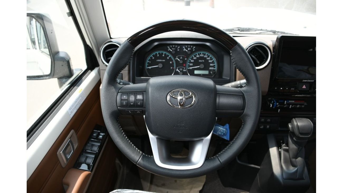 تويوتا لاند كروزر 70 LX 4.0L V6 Petrol Automatic