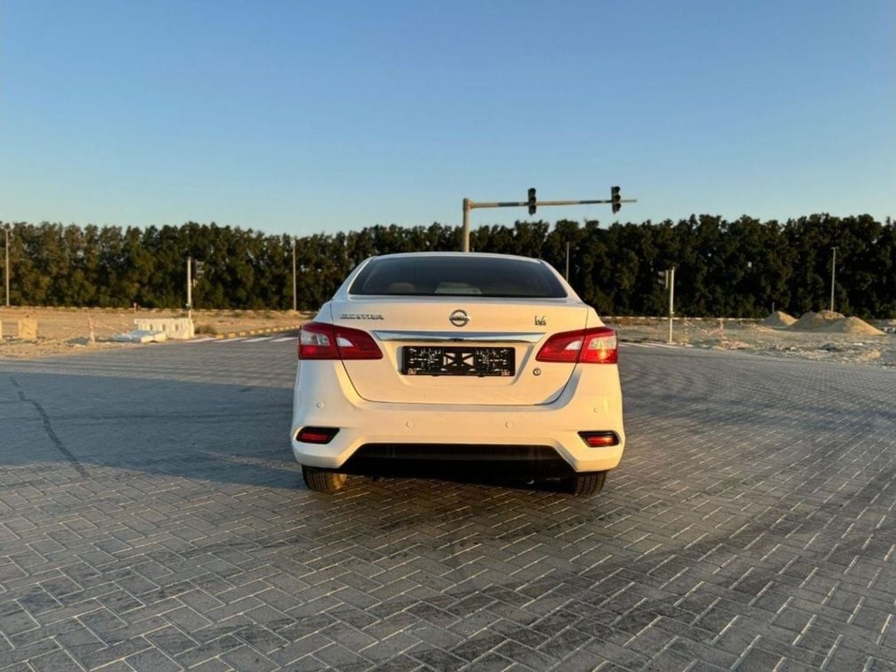 نيسان سنترا LE 1.6L