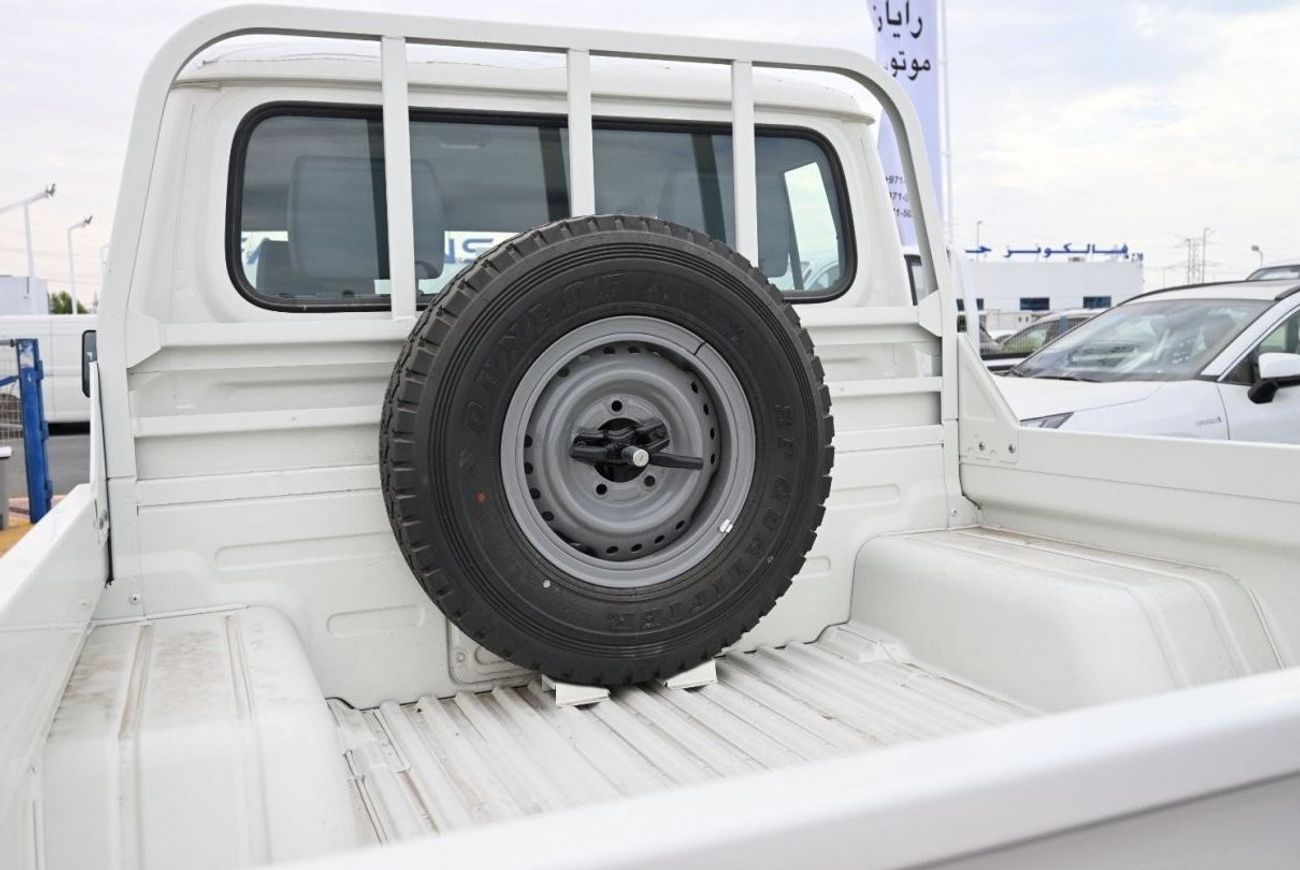 تويوتا لاند كروزر بيك آب تويوتا لاندكروزر 4.2 لتر ديزل، دبل كابين بيك اب 4WD 4 ابواب، لون ابيض، موديل 2022