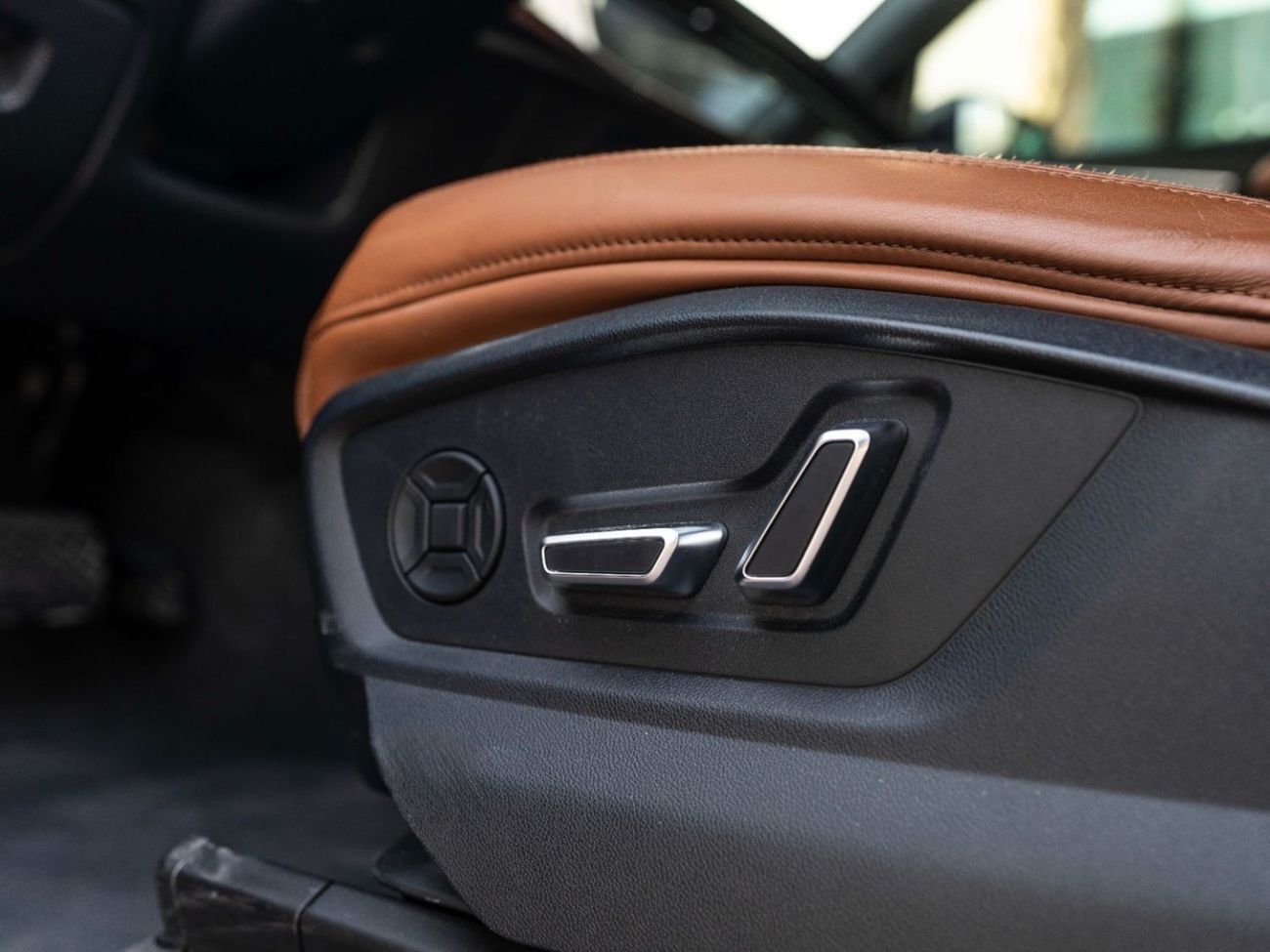 Audi Q8 55 TFSI quattro Luxury 3.0L (340 HP)