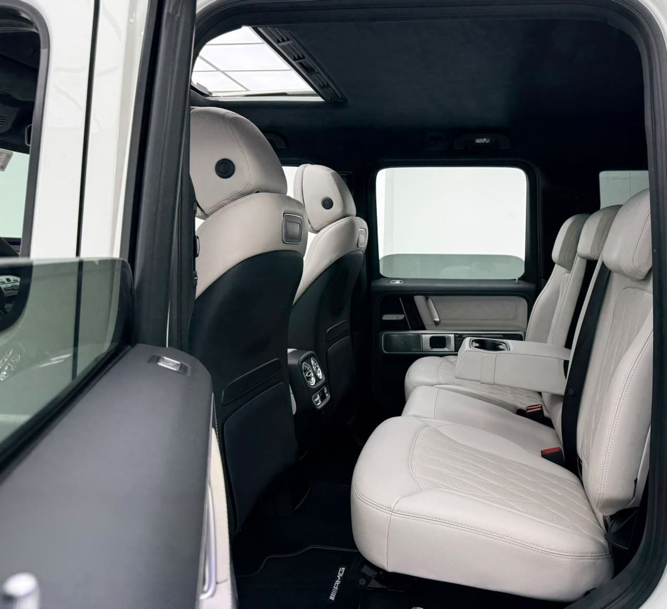 Mercedes Benz G63 AMG STANDARD 2023 Mercedes Benz G63 AMG G Manufaktur, 2028 Mercedes Warranty + Service Pack, Fully Loaded, GCC