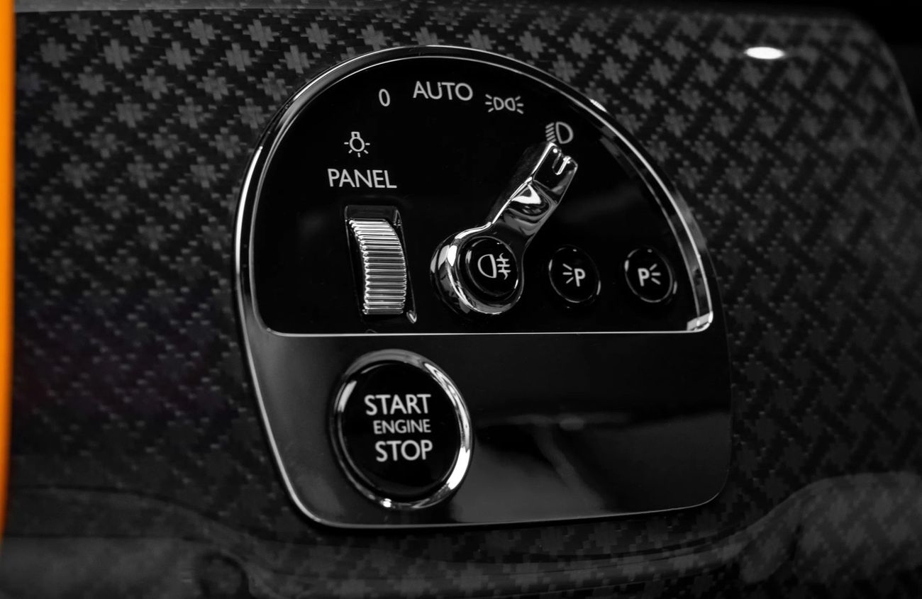 Rolls-Royce Cullinan 6.75 L V-12 Twin-Turbocharged Engine