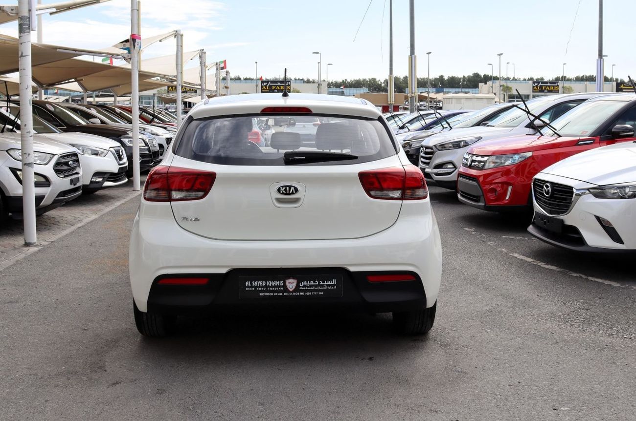 كيا ريو EX خالية من الحوادث - خليجي - مكينة 1400 سي سي - بحالة ممتازة من الداخل والخارج