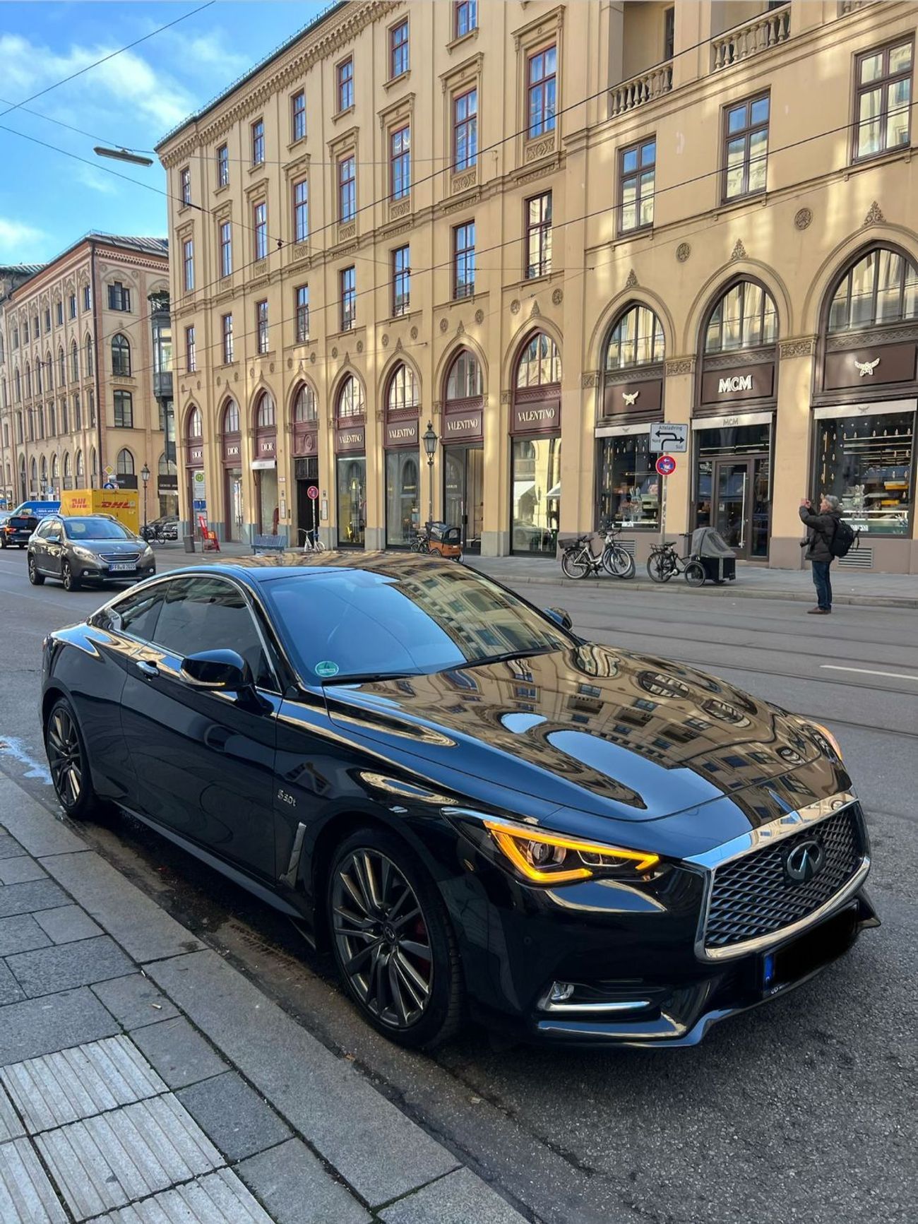 Infiniti Q60