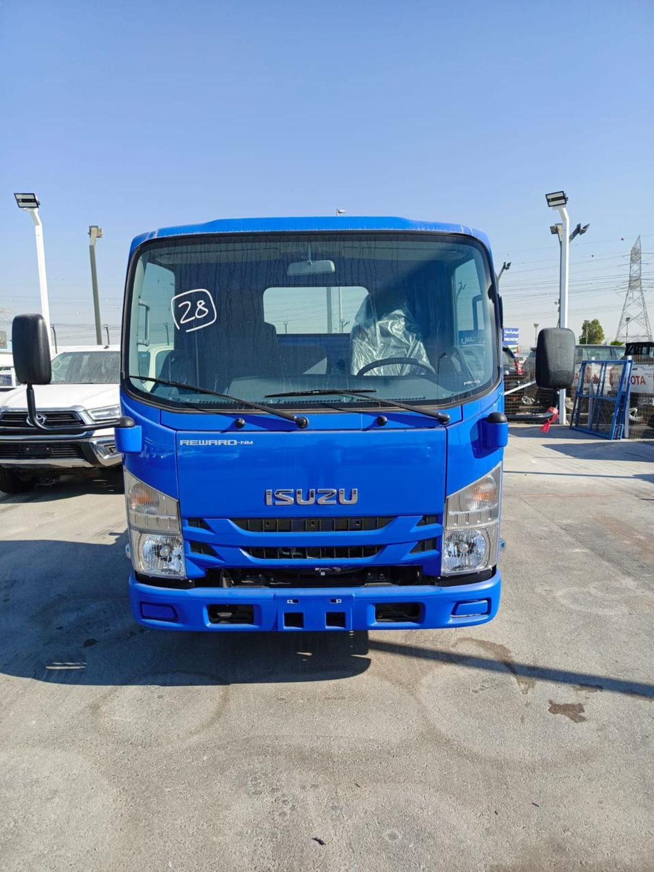 إيسوزو NPR 85 