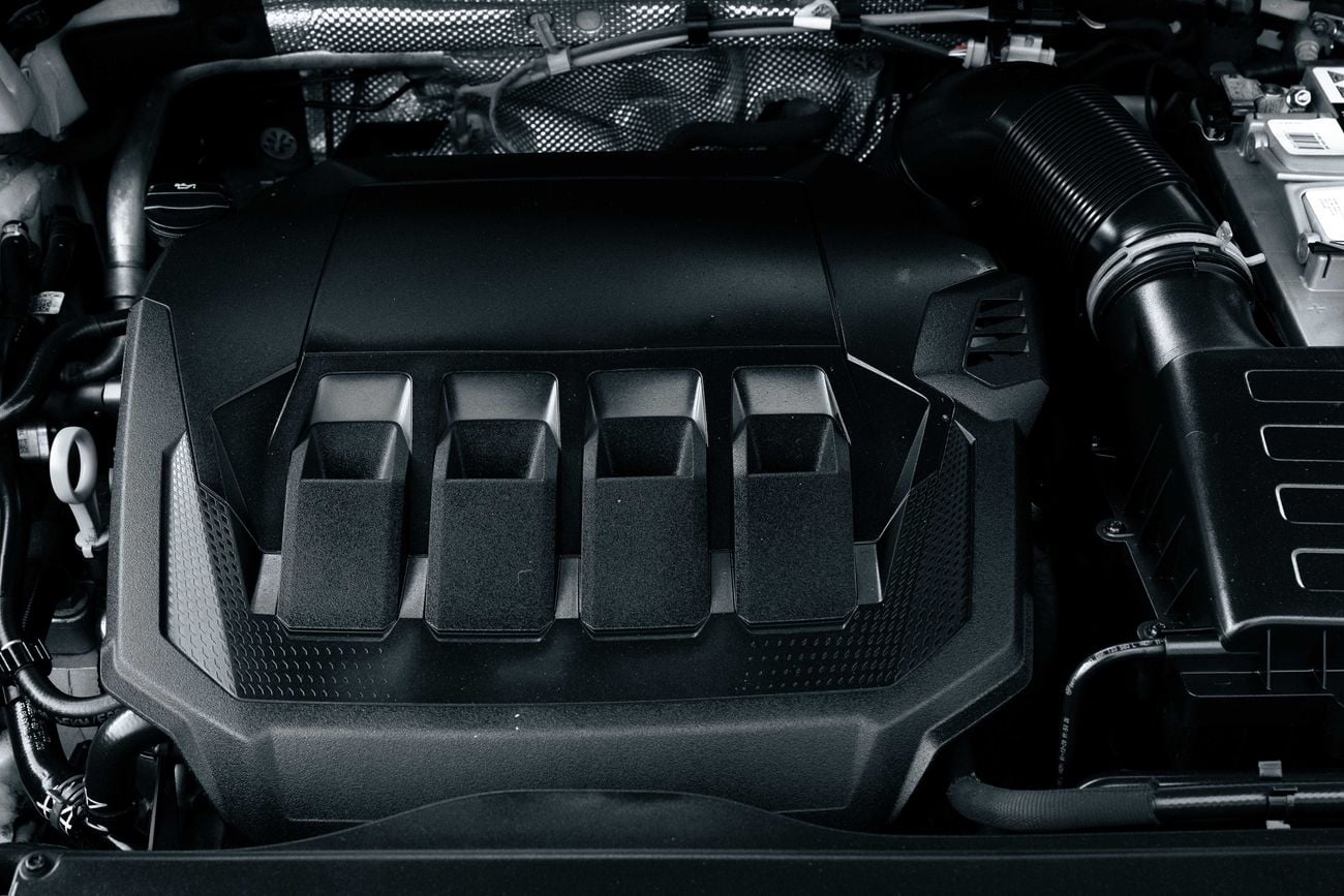 Volkswagen Tiguan Tiguan R-Line | 1,567 P.M | 0% Downpayment | FSH | Perfect Condition!