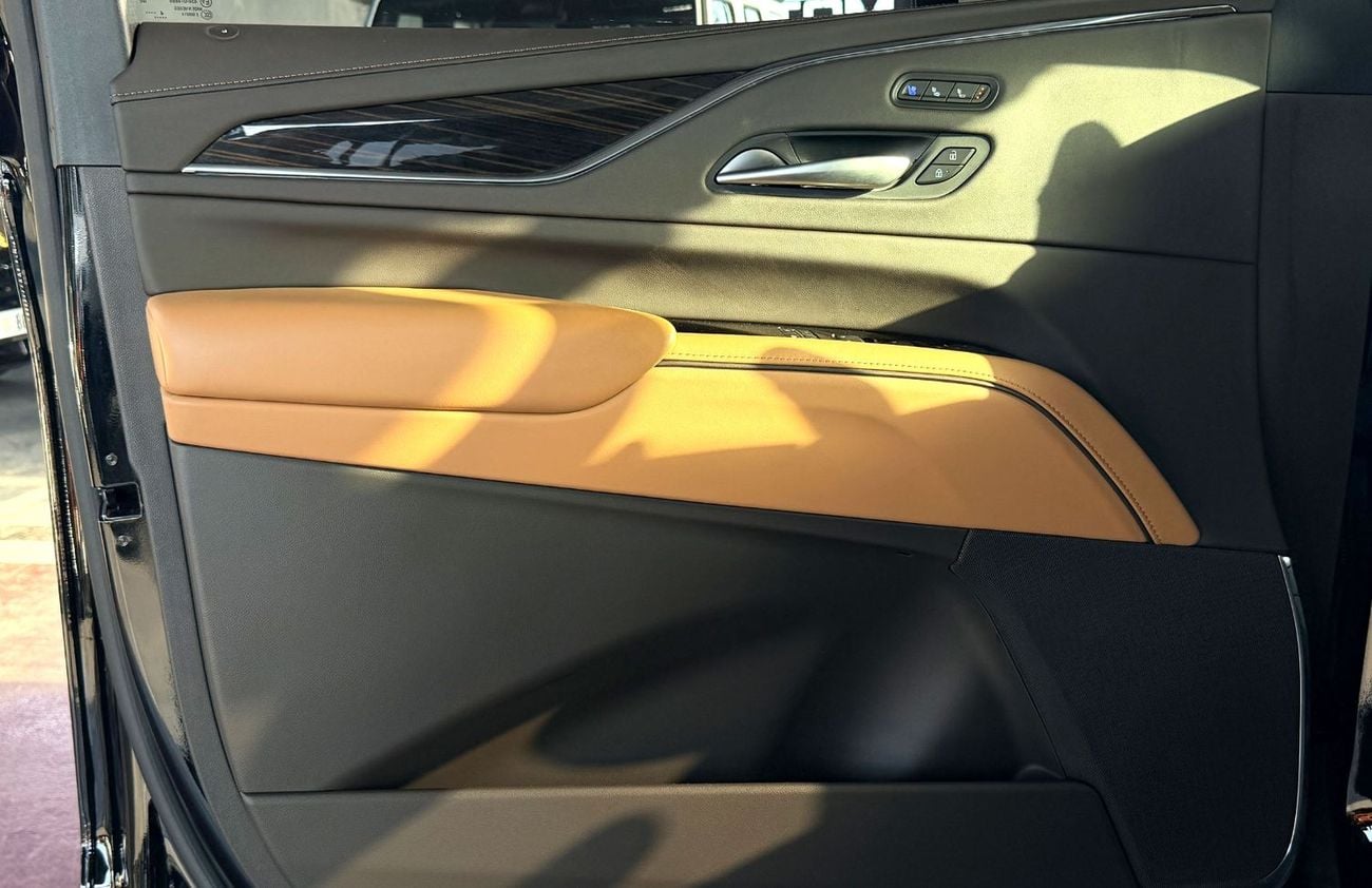 Cadillac Escalade SPORT PLATINUM Guarantee and service contract from al Ghandi till 2029