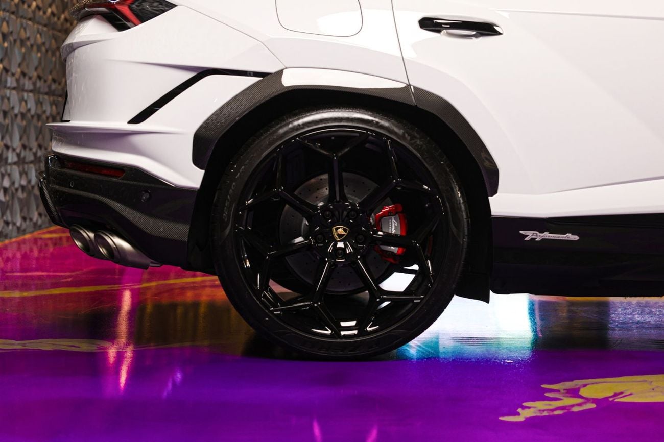 لامبورغيني اوروس PERFORMANTE