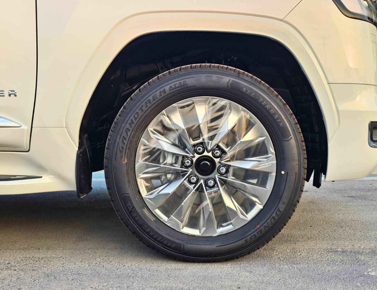 Toyota Land Cruiser VX || 4.0L PETROL V6 | RADAR | BIG DVD | LEATHER WITH MEMORY SEATS (CODE#VX4MA)