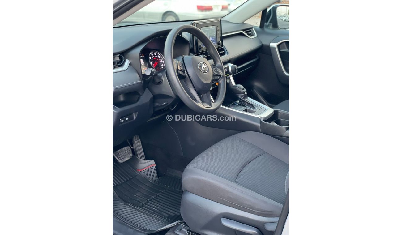 تويوتا راف ٤ LE