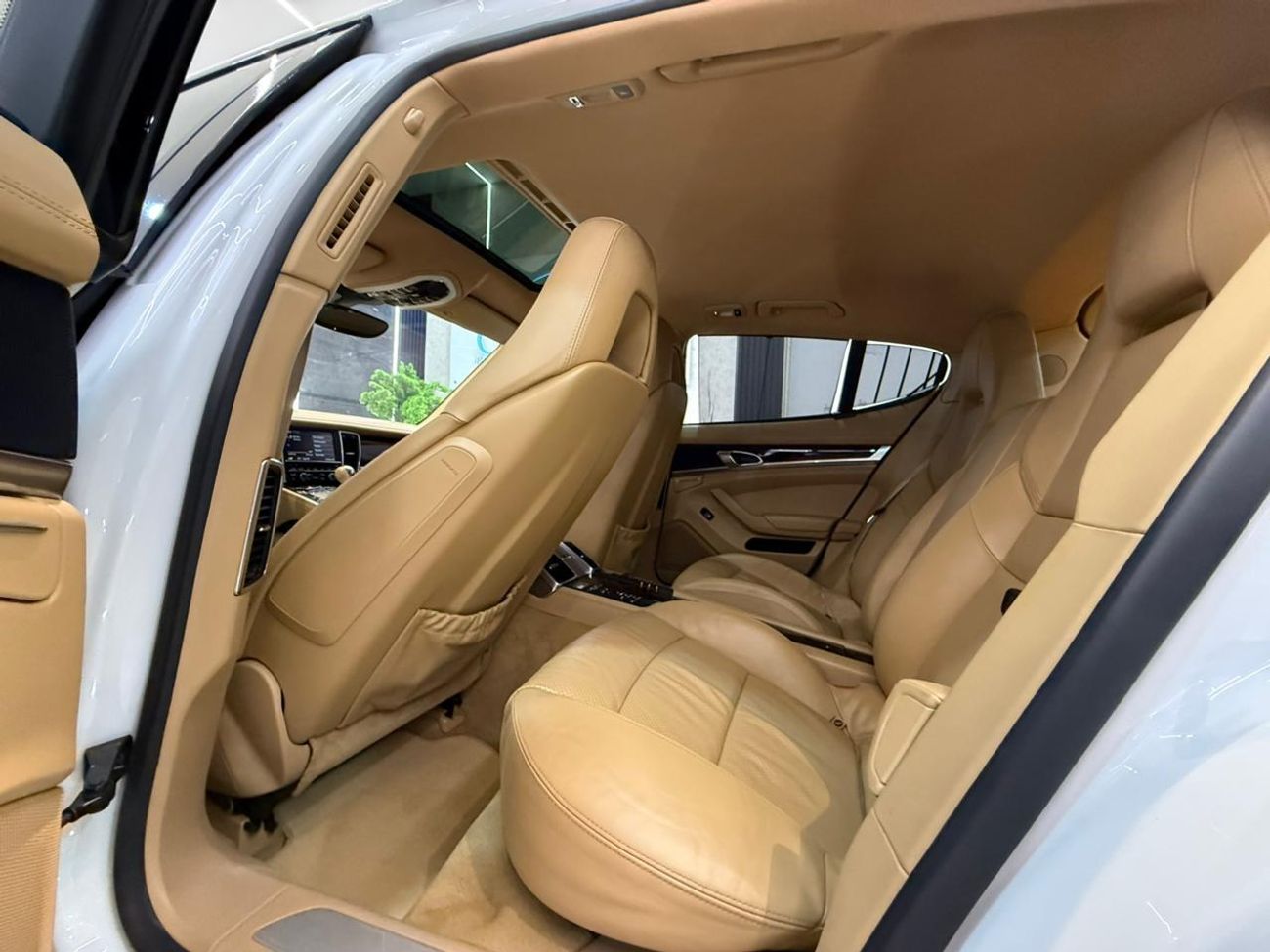 Porsche Panamera PLATINUM PORSCHE PANAMERA V8 || FULLY LOADED || GCC || ACCIDENTS FREE || AMAZING CONDITION