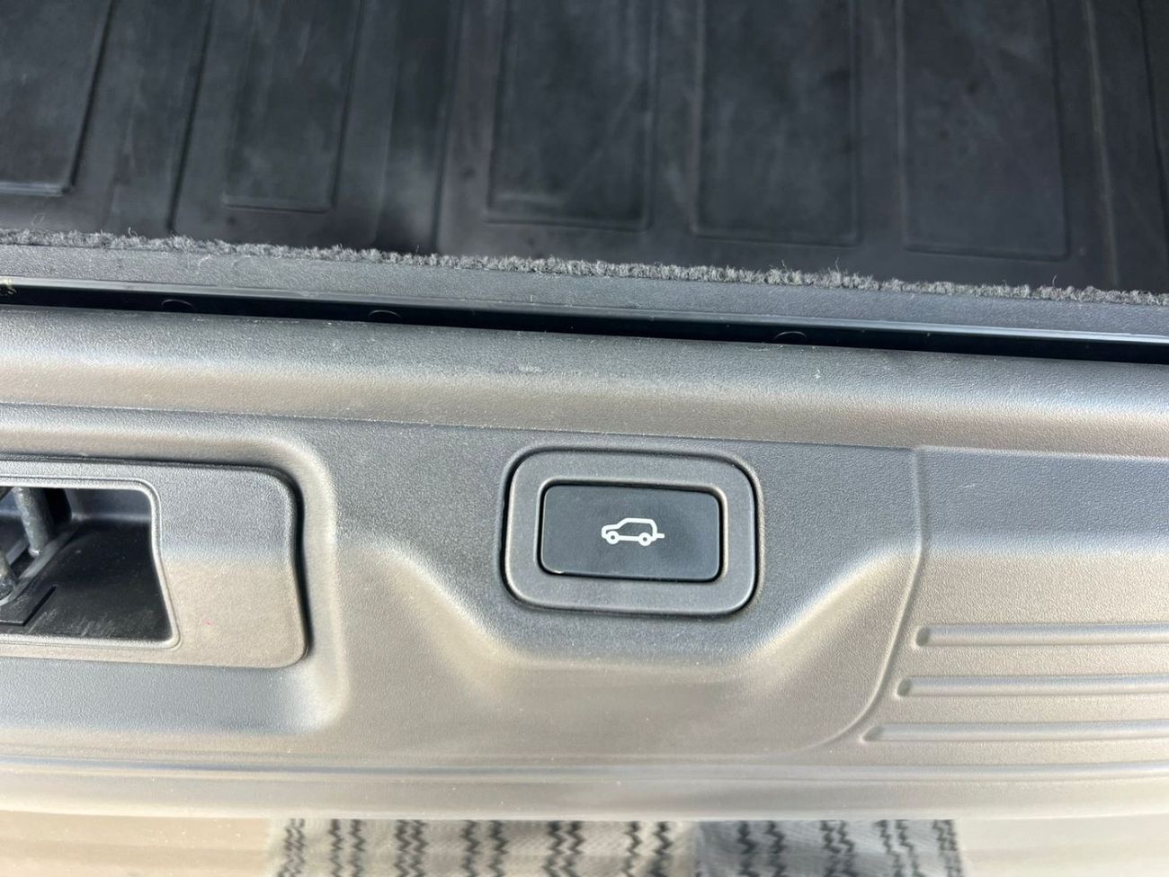 لاند روفر رينج روفر 2020 Land Rover - Range Rover Vogue HSE - 3.0L V6 Full Option Very Well Maintained -