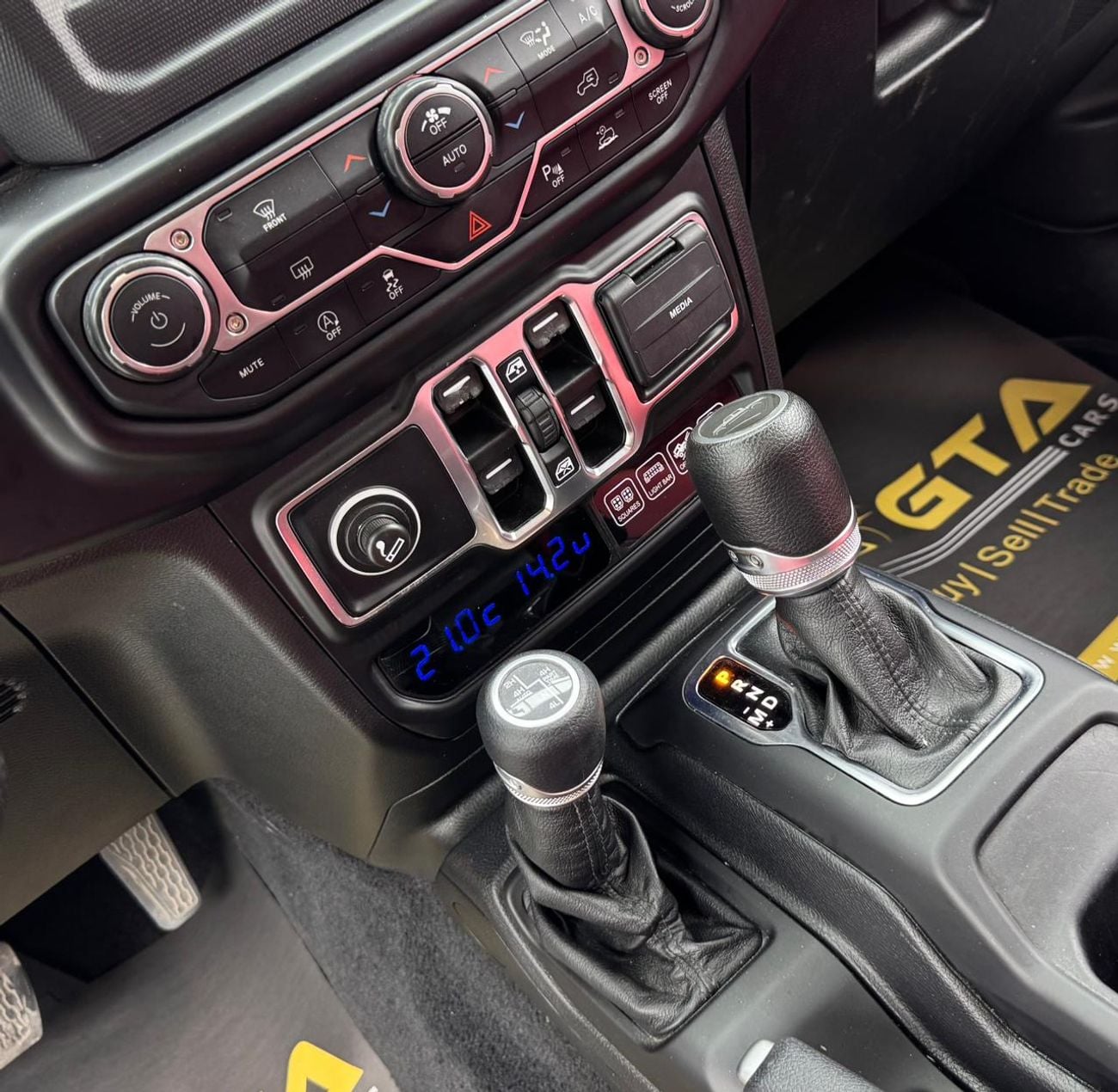 Jeep Gladiator 2021 Jeep Gladiator Sport, 2027 Jeep Warranty, Full Jeep Service History, Carbon Fiber Interior, GCC