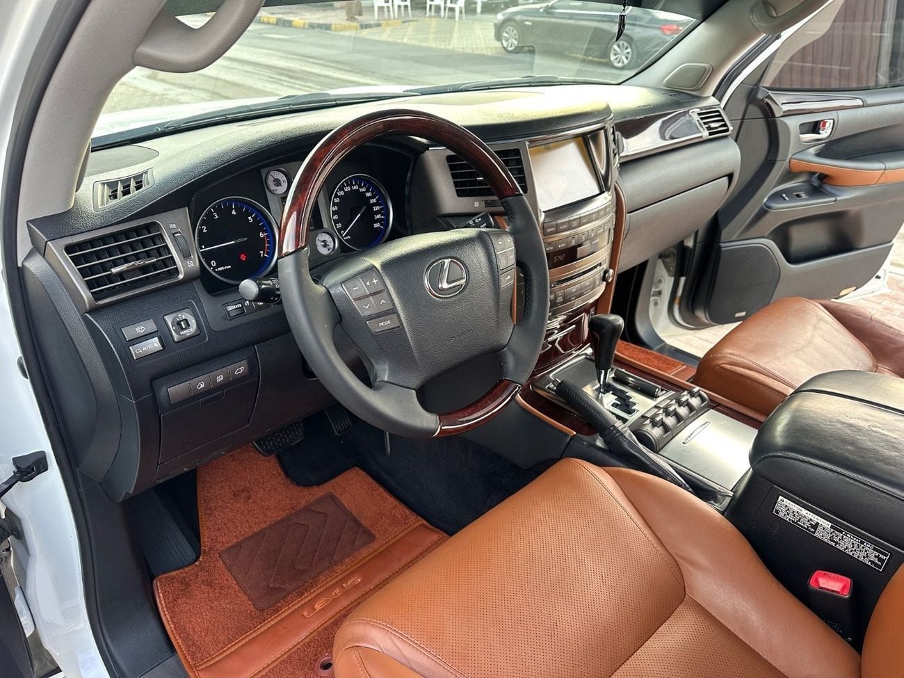 لكزس LX 570 TOP