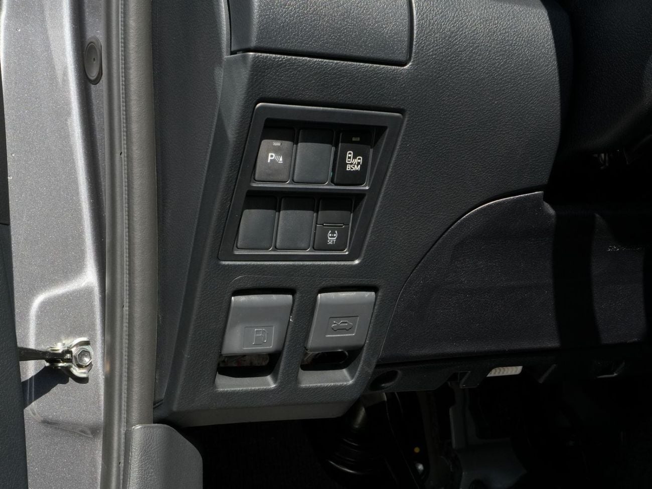 تويوتا هيلوكس 2026 TOYOTA HILUX SR 5 D/CAB 2.8L P/UP 4X4 DIESEL A/T FULL GCC BRAND NEW 0KM