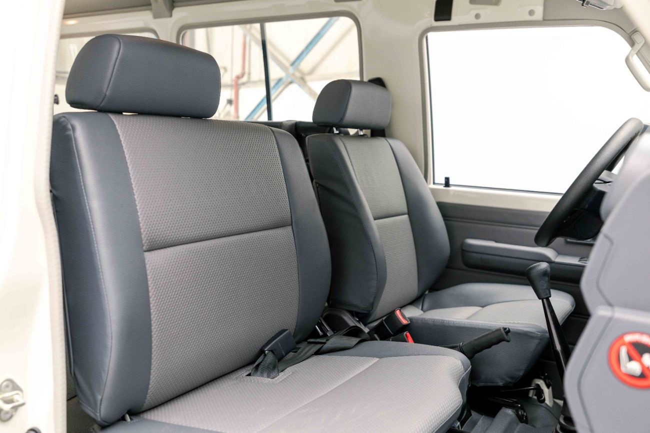 Toyota Land Cruiser 70 LC78 Hardtop 4.2L - 3 Door - Manual - White Inside Bluish Grey | Export Only