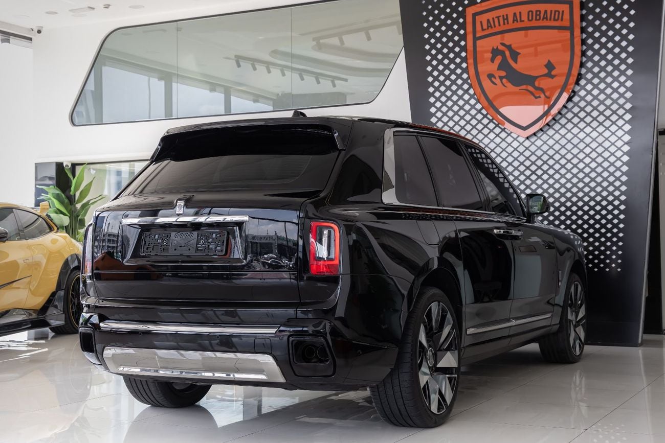 Rolls-Royce Cullinan ROLLS-ROYCE CULLINAN | SILVER BADGE | FULL OPTIONS | BESPOKE SOUND SYSTEM | GCC SPECS | 2025