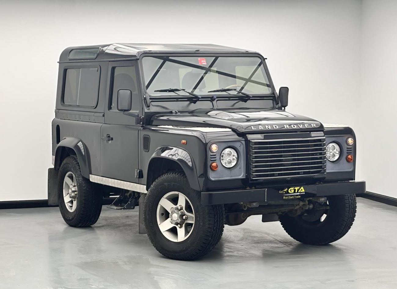 لاند روفر ديفندر 2011 Land Rover Defender 90, Full Service History, Excellent Condition, GCC
