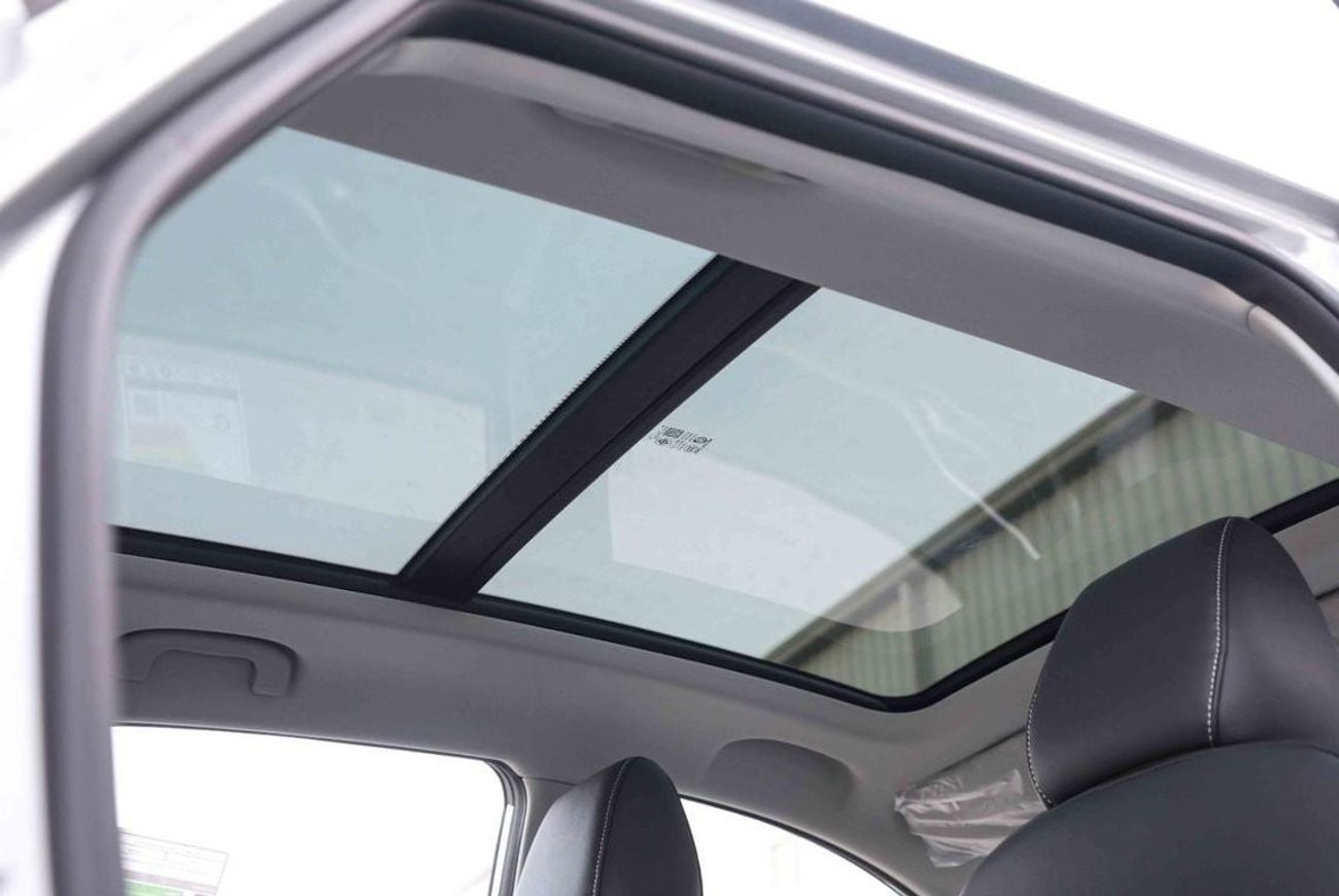 MG ZS 2025 MG ZS LUXURY 1.5 - SILVER inside BEIGE | Export Price