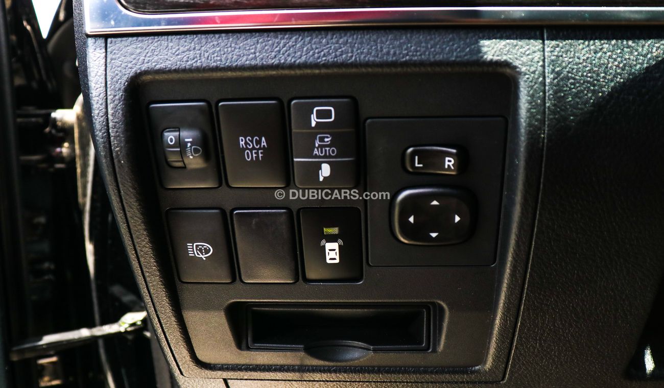 Toyota Land Cruiser GXR V8