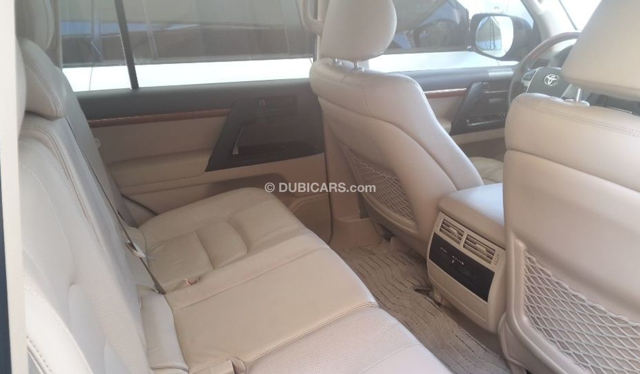 تويوتا لاند كروزر Gxr v.8