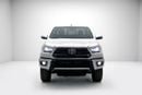 تويوتا هيلوكس SR5 2.8L - Platinum White Inside Black | Export Only