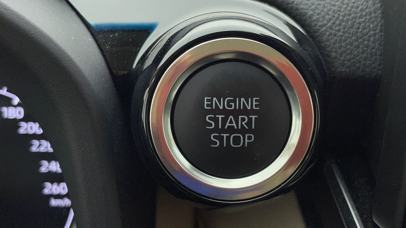 تويوتا لاند كروزر GXR 4 | بدون دفعة مقدمة | اختبار القيادة في المنزل