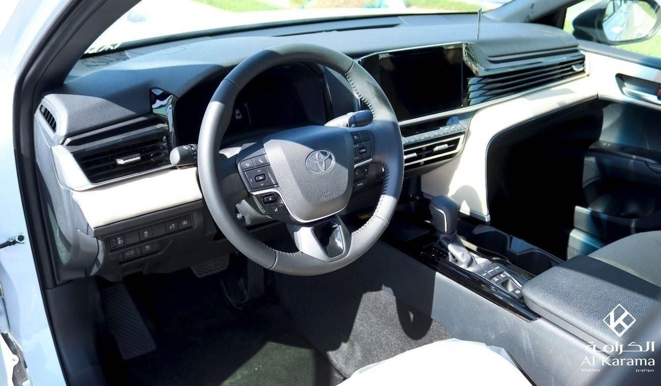 Toyota Camry LE | 2.5L Hybrid | Panoramic Roof | Power Seat | Rear Camera | 18" Alloy Wheels | GCC Car