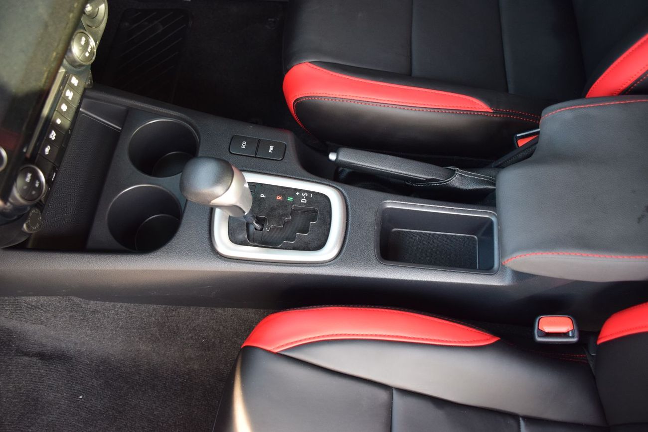 تويوتا هيلوكس 4X4 DIESEL 2.8L KING CAB (Export Only)