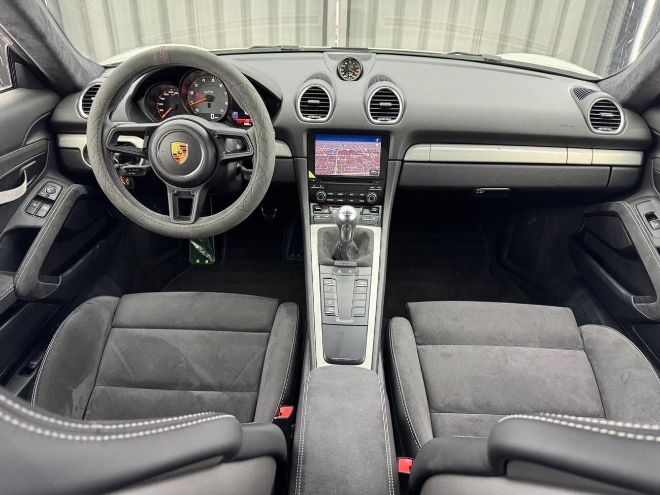 بورش كايمان 718 GT4 4.0L (420 HP) M/T