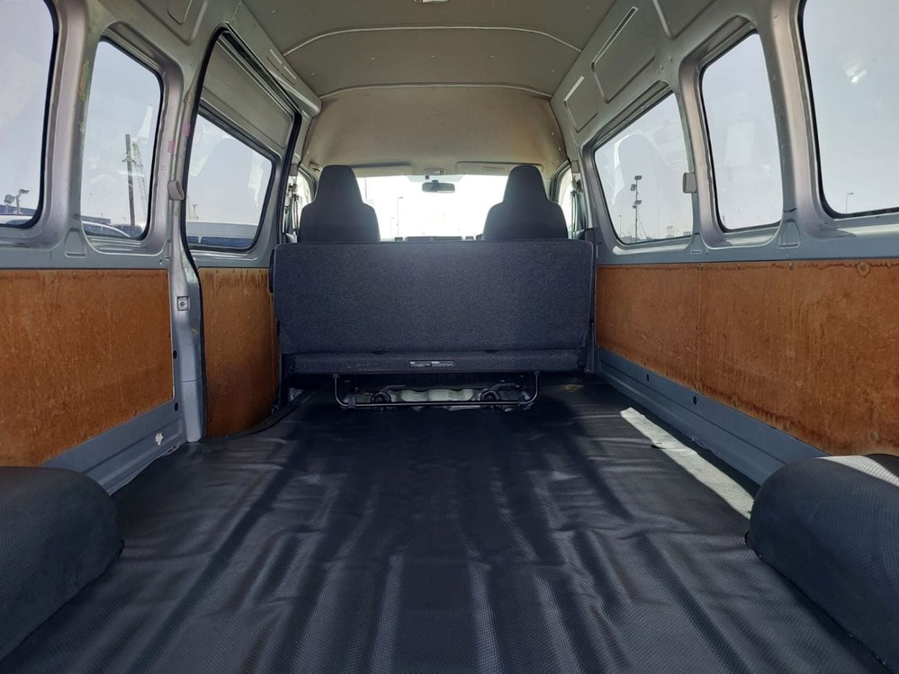 Toyota Hiace TOYOTA HIACE VAN RHD 2013 MODEL 3.0 L DIESEL AUTOMATIC(PM11956)