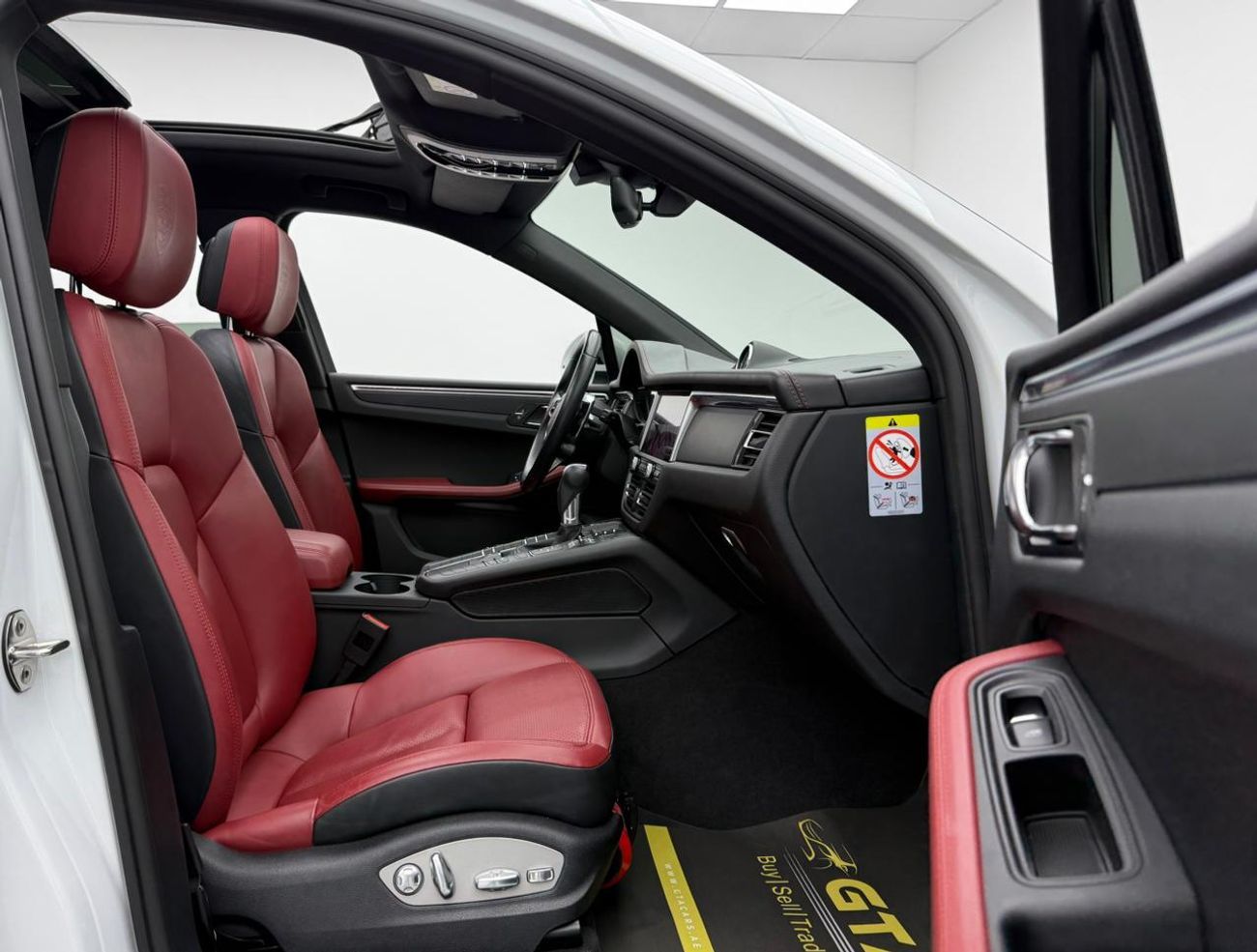 بورش ماكان Std 2.0L (252 HP) 2021 Porsche Macan, Warranty, Full Porsche Service History, Sport Chrono Package,