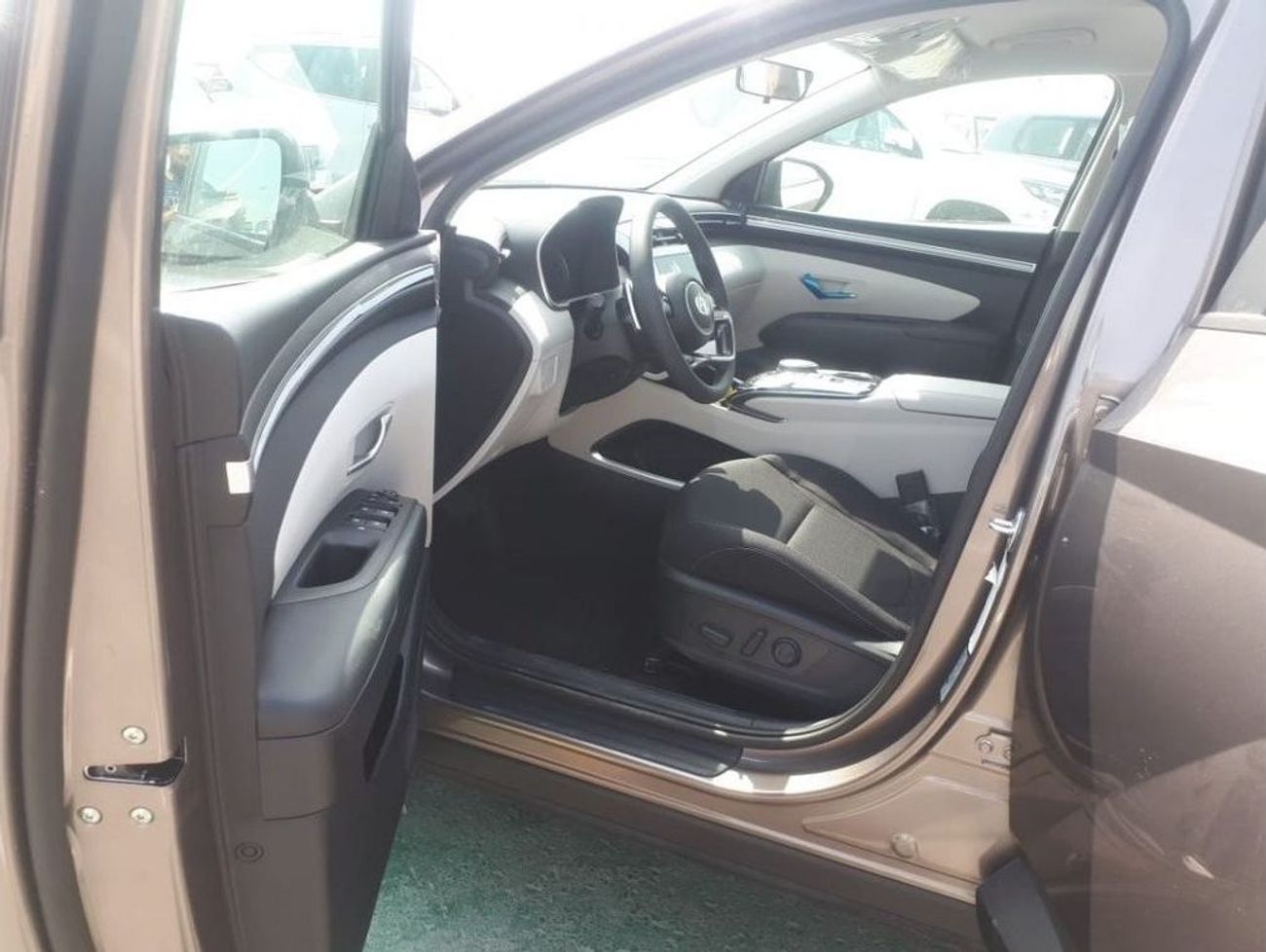 Hyundai Tucson Hyundai Tucson LEFT HANDED New Shape with push starter