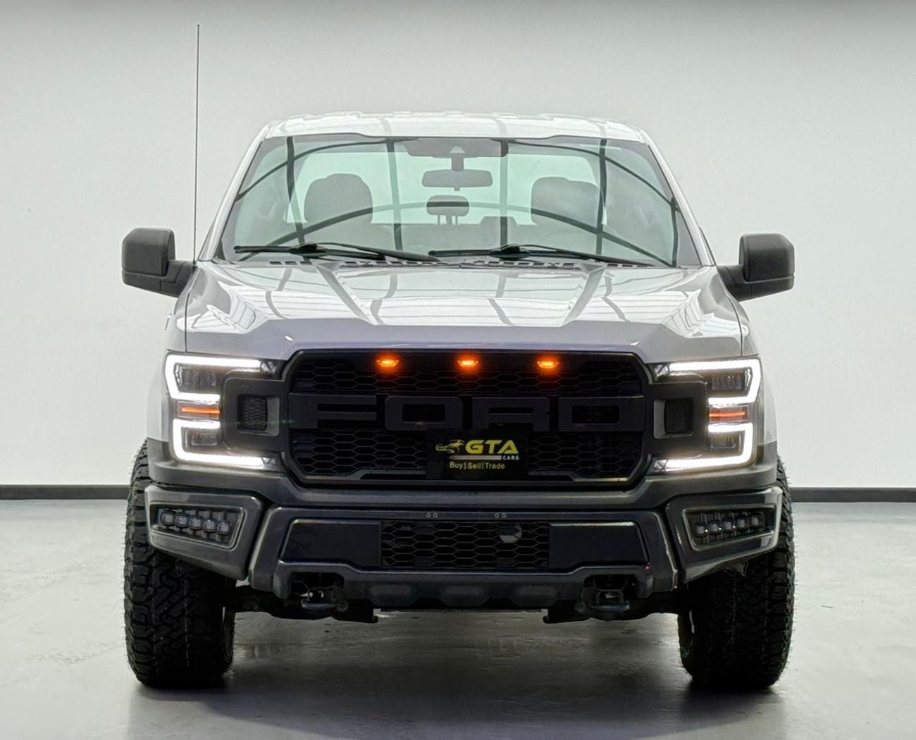Ford F-150 XLT 2020 Ford F-150 Raptor Kit, 1 Year Warranty Unlimited Km, Excellent Condition, GCC