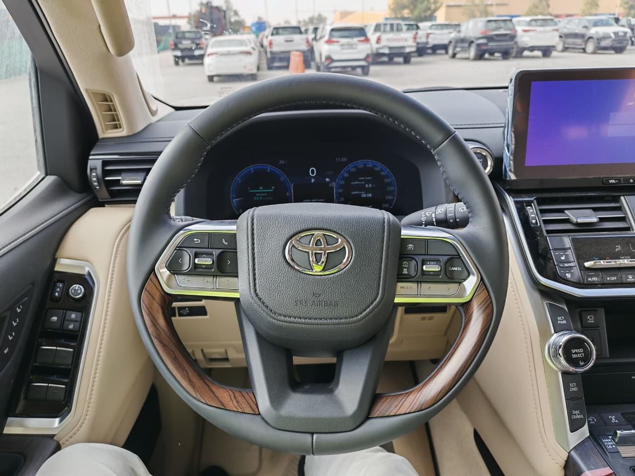 تويوتا لاند كروزر 2025 Toyota Land Cruiser LC300 VX Full-Option with Radar 4.0L V6 Naturally-Aspirated Petrol A/T 4WD