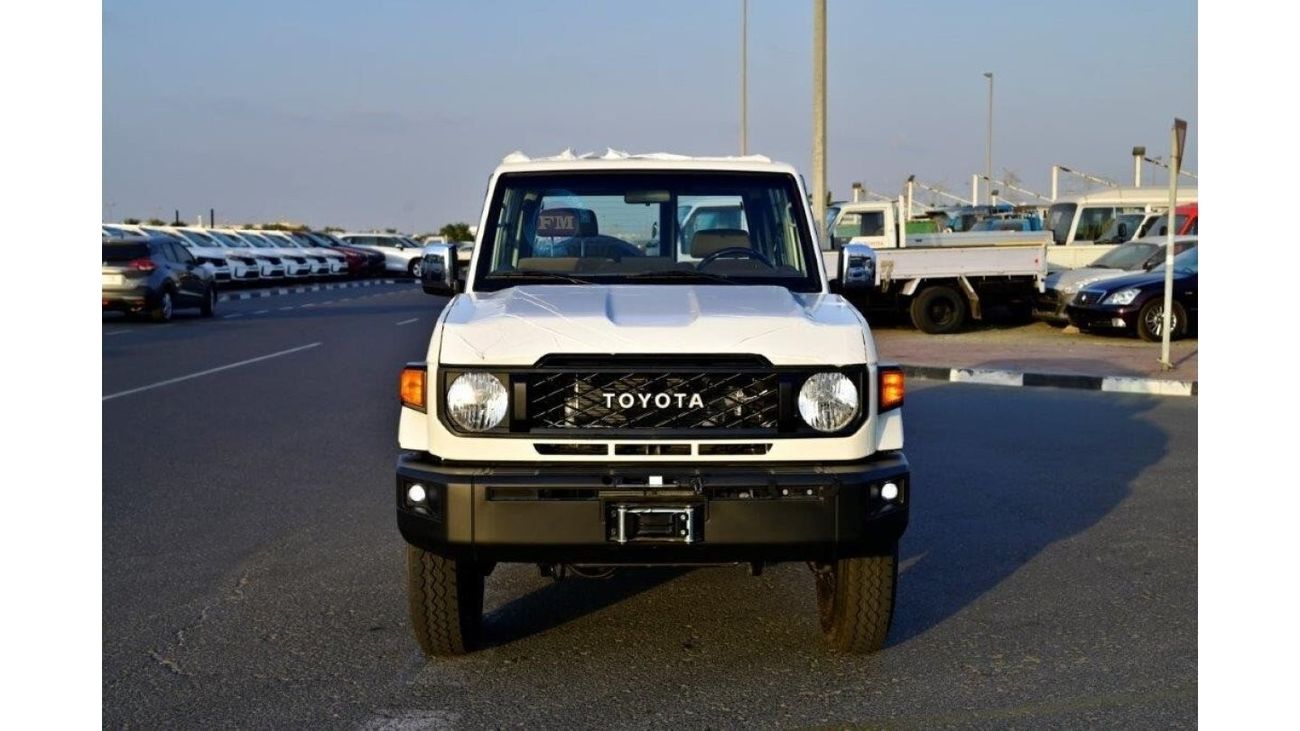Toyota Land Cruiser 70 DLX