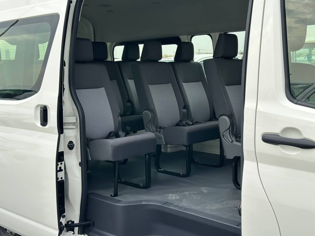 تويوتا هاياس 3.5 لتر PTR أوتوماتيك // 2026 // مزودة بمشغل DVD وكاميرا خلفية، أبواب جانبية أوتوماتيكية // عرض خاص 