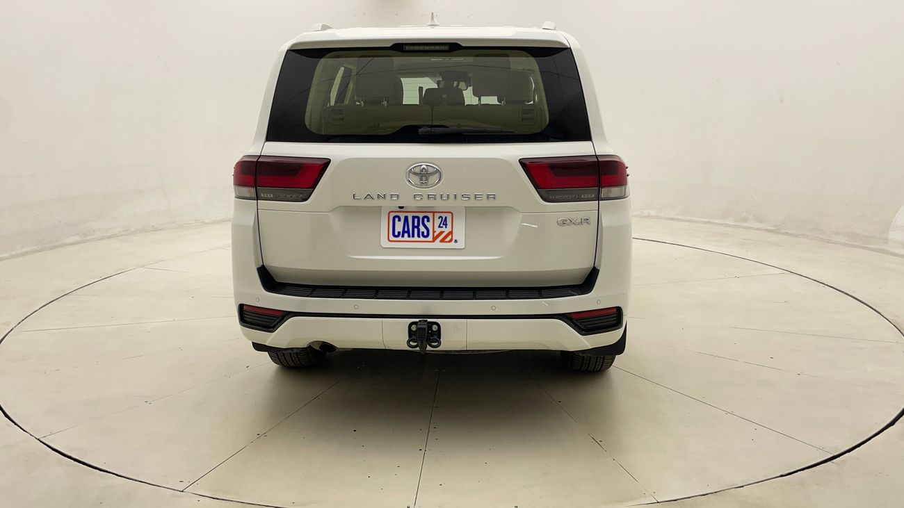 تويوتا لاند كروزر GXR 4 | بدون دفعة مقدمة | اختبار القيادة في المنزل