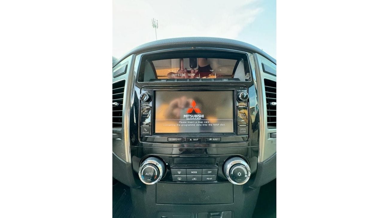 ميتسوبيشي باجيرو GLS