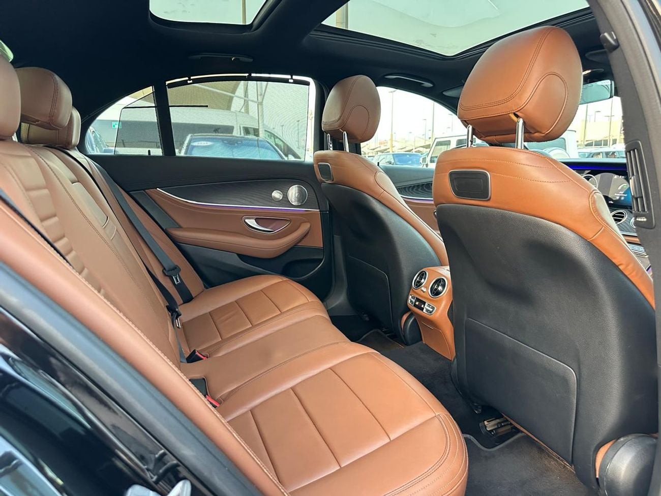 مرسيدس بنز E300 AMG
