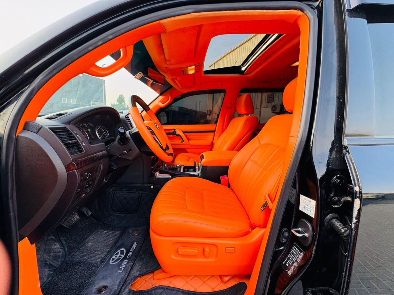 Toyota Land Cruiser 2019 Model Facelift To 2025 Shape Exterior and also Interior Change to Mercedes G63 Yellow Edition