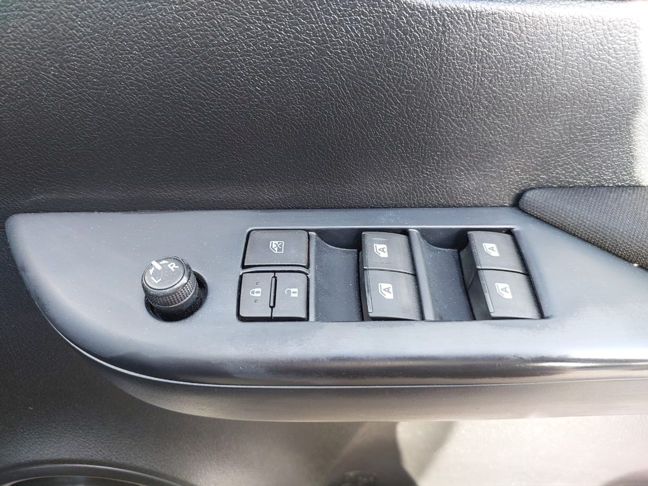 Toyota Hilux TOYOTA HILUX PICK UP RHD 2024 MODEL 2.8 L DIESEL AUTOMATIC(PM53949)